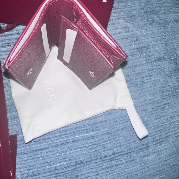 Gucci authentic Bi-color GG Marmont small wallet . Burgundy color from inside - Picture 4 of 10